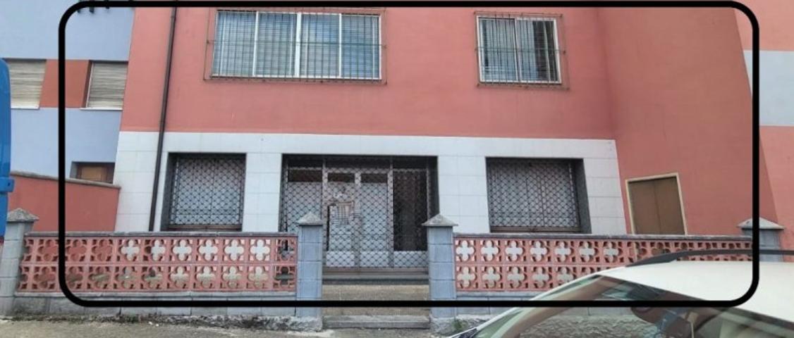 Local comercial en venta en Avilés, Aviles photo 0