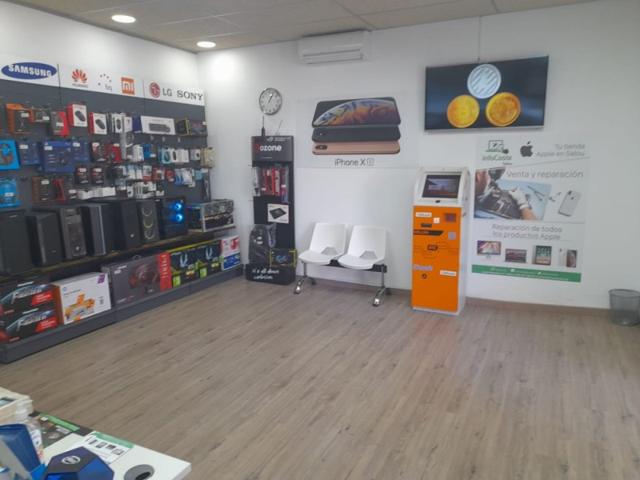 Local comercial en venta en Salou, Centro photo 0