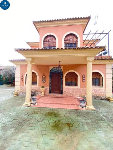 Chalet en venta en Córdoba, Santa Mª de Trassierra photo 0