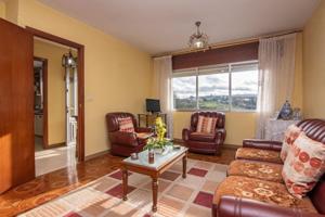 Chalet en venta en Coirós, Santiago de ois photo 0