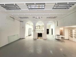 Local comercial en venta en Vilafranca del Penedès, *CENTRO photo 0