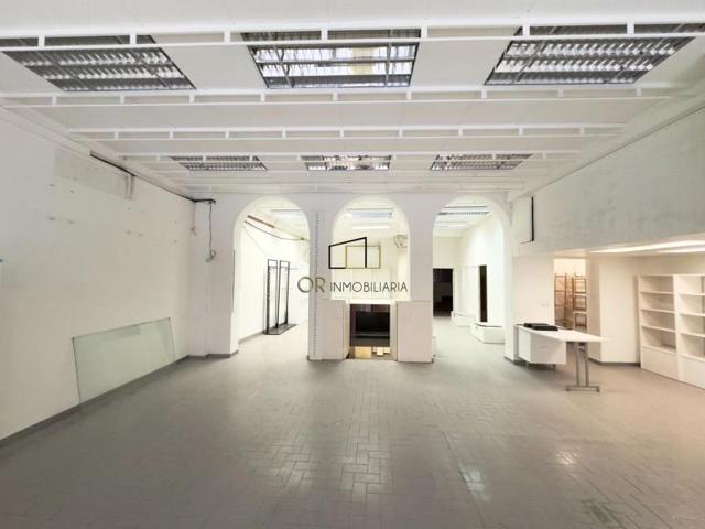 Local comercial en venta en Vilafranca del Penedès, *CENTRO photo 0