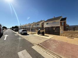 Adosada en venta en Huévar del Aljarafe, Andalucia photo 0