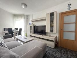 Piso en venta en Cornellà de Llobregat, Sant Ildefons photo 0