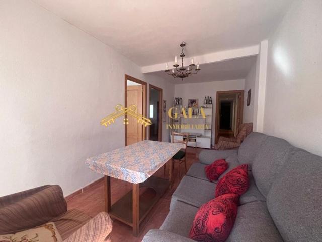 Piso en venta en Cáceres photo 0