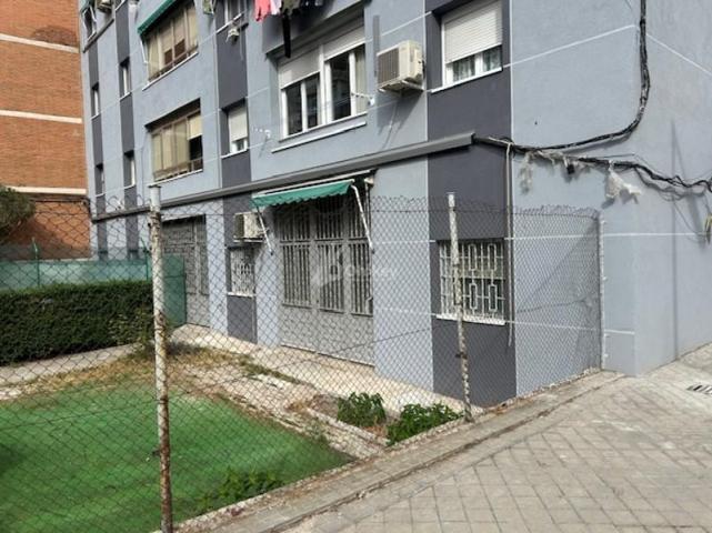 Local comercial en venta en Leganés, Leganés photo 0