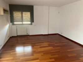 Piso en venta en Vic, *universitat centre  nadal photo 0