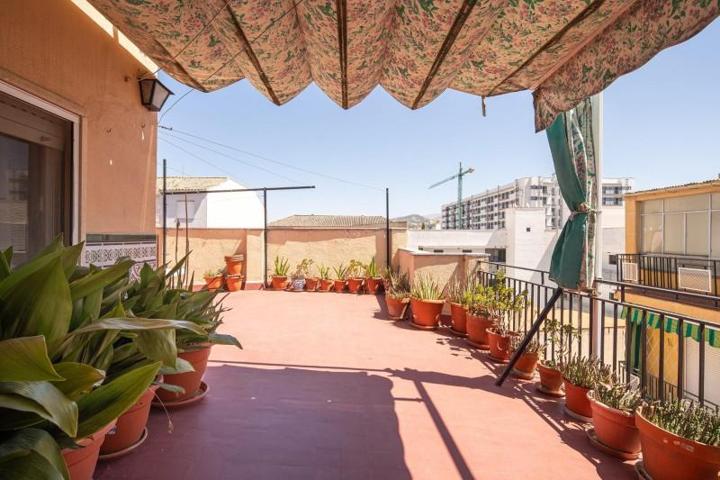 Aticos en venta en Granada, Zaidín photo 0