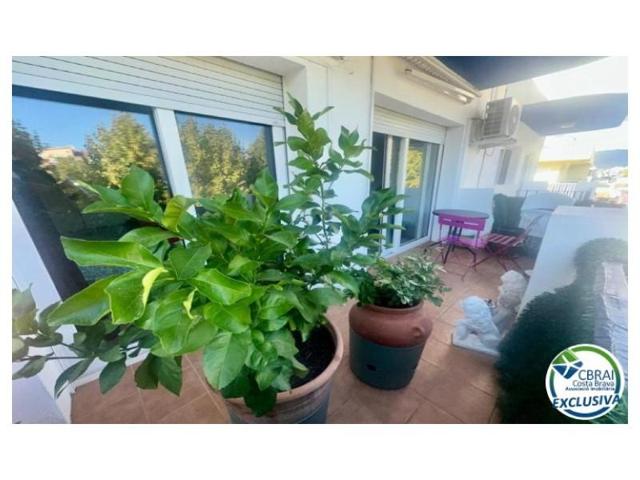 Piso en venta en Empuriabrava photo 0