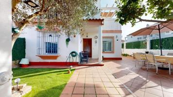 Bungalow en venta en Villanueva del Ariscal, Andalucia photo 0