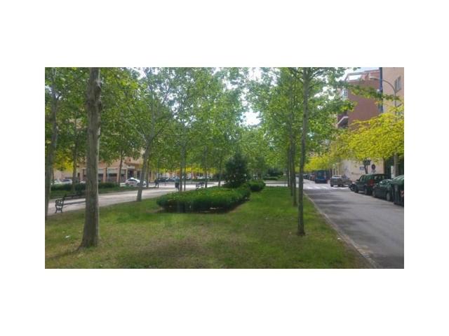 Local comercial en venta en Badajoz photo 0