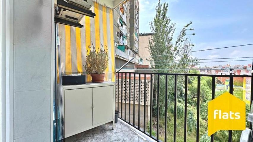 Piso en venta en Santa Coloma de Gramenet, Fondo photo 0