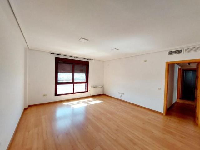 Piso en venta en Badajoz photo 0