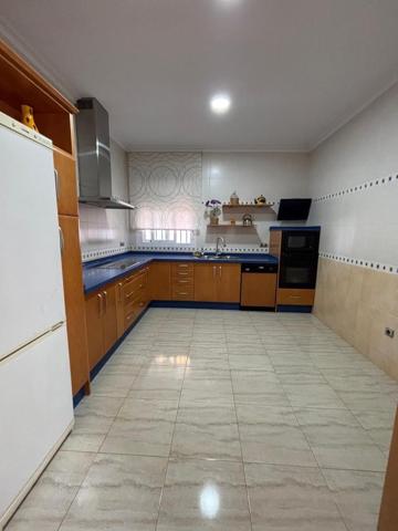 Adosada en venta en Cantillana, Andalucia photo 0