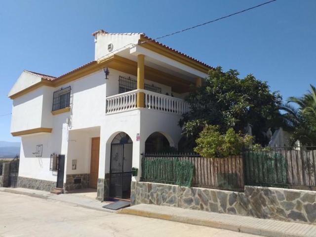 Chalet en venta en Darro, Sin Zona photo 0