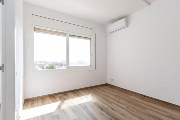 Piso en venta en Sabadell, Creu alta photo 0