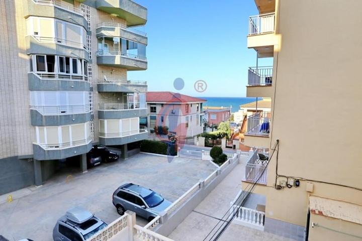 Apartamento en venta en Guardamar del Segura, Playa photo 0