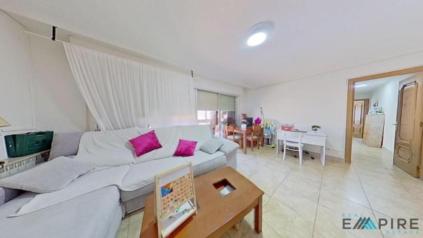 Piso en venta en Parla, Calle Fuenlabrada, 28981 photo 0