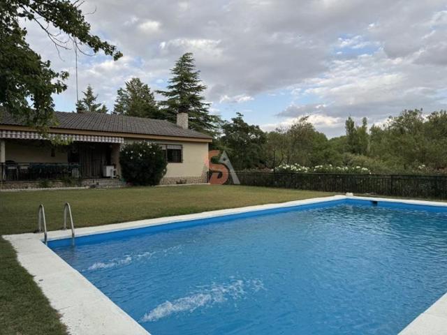 Casa en venta en Cubillas de Santa Marta, Cubillas De Santa Marta photo 0