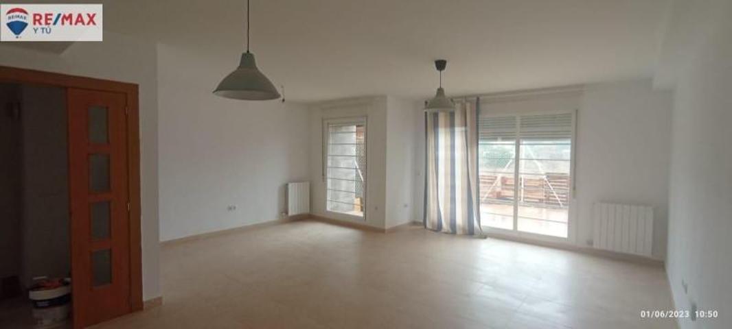 Adosada en venta en Muel, Centro photo 0