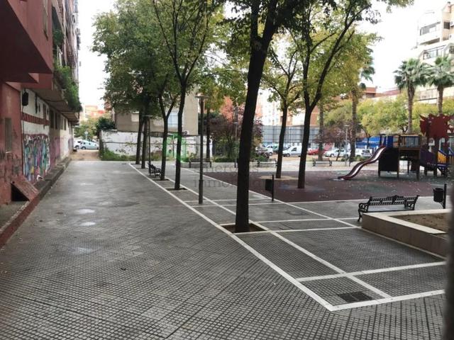 Local comercial en venta en Badajoz photo 0