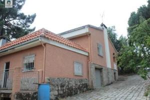 Chalet en venta en Navahondilla, Navapark photo 0