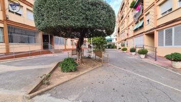Piso en venta en Barcelona, Horta photo 0