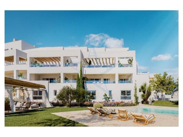 Apartamento en venta en Marbella, Los Monteros photo 0