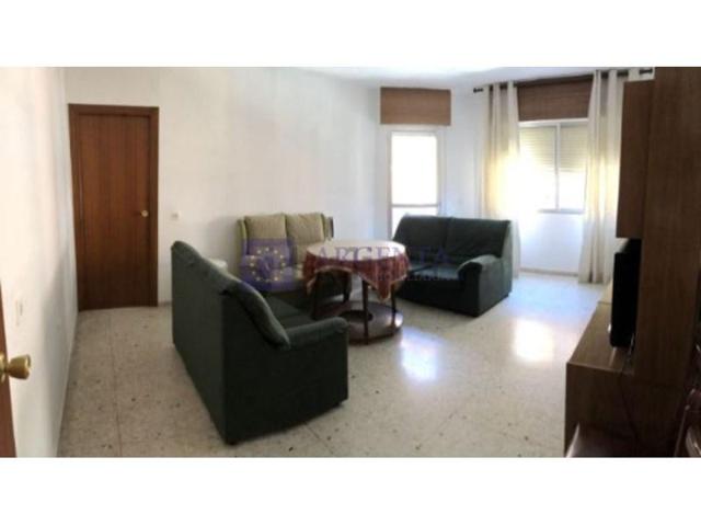 Piso en venta en Cáceres photo 0