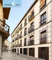 Apartamento en venta en Granada, Centro photo 0