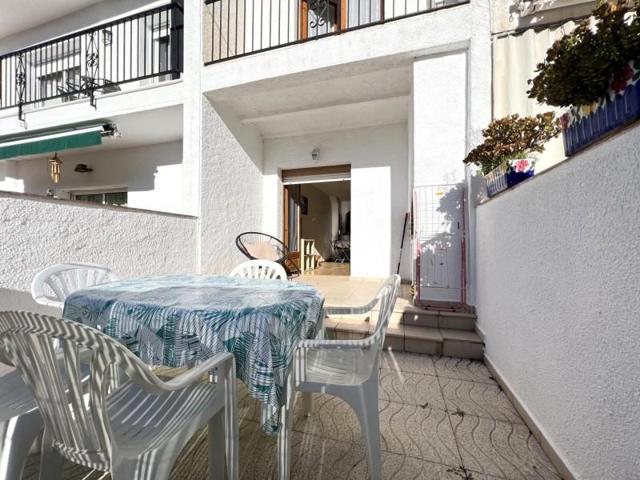 Adosada en venta en Empuriabrava, Empuriabrava-Flamicell photo 0