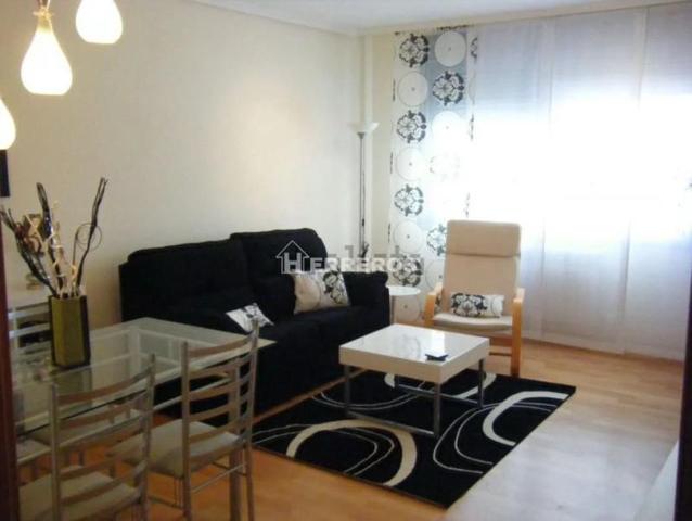 Apartamento en venta en Lardero, Sector T1 photo 0