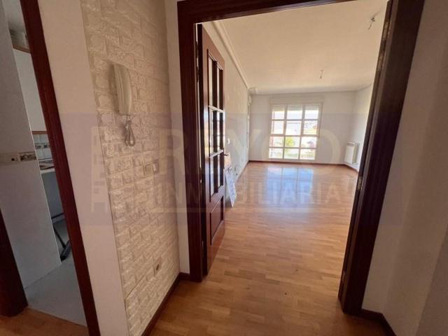 Piso en venta en Haro photo 0