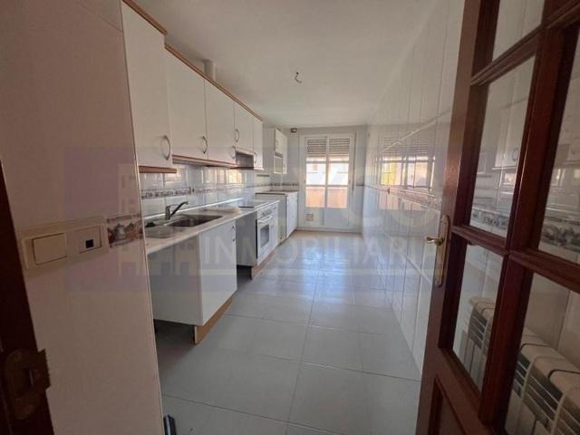 Piso en venta en Haro photo 0