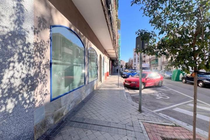 Local comercial en venta en Móstoles, Dos de mayo photo 0