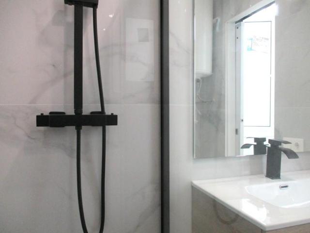 Piso en venta en Barcelona, Sants photo 0