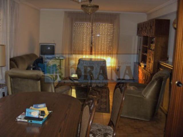 Casas de pueblo en venta en Hervías, Hervias photo 0