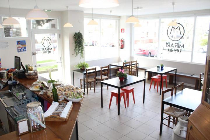 Local comercial en venta en Irun, Larreaundi photo 0