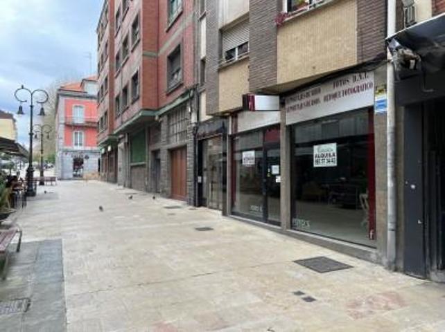 Local comercial en venta en Avilés, Avilés photo 0