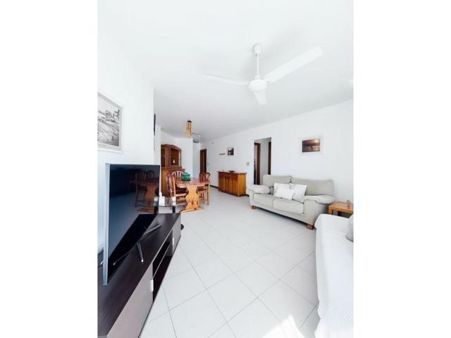 Piso en venta en L'Escala photo 0