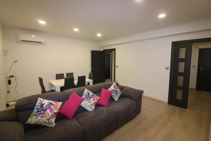 Apartamento en venta en Salou, Calle Mayor photo 0