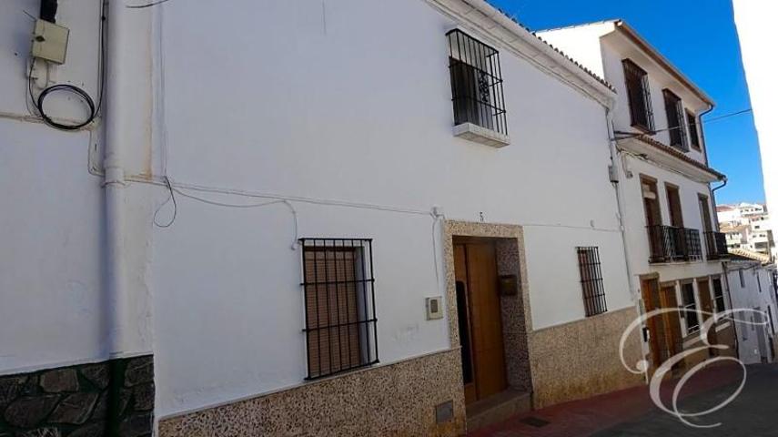 Chalet en venta en Colmenar, Colmenar photo 0