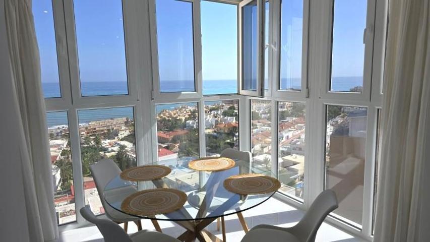 Apartamento en venta en Torrevieja, La Mata photo 0