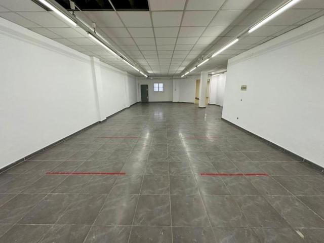 Local comercial en venta en El Vendrell, Centro photo 0