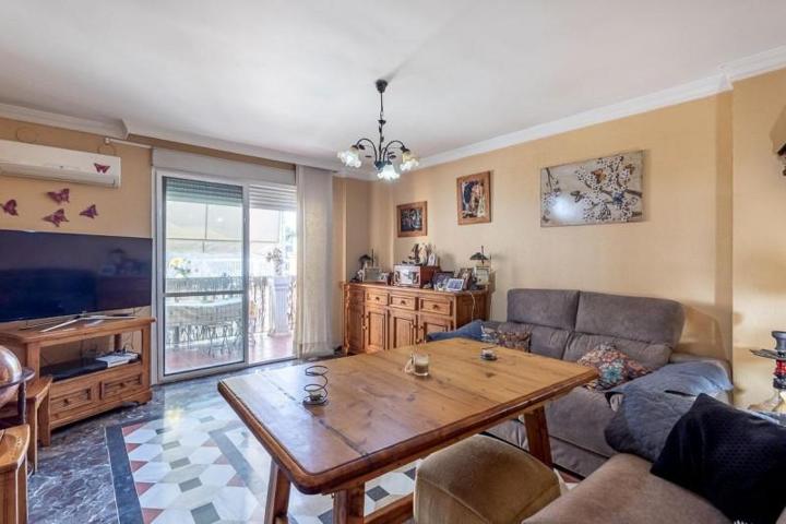 Planta baja en venta en Albolote, Urb. Loma Verde photo 0