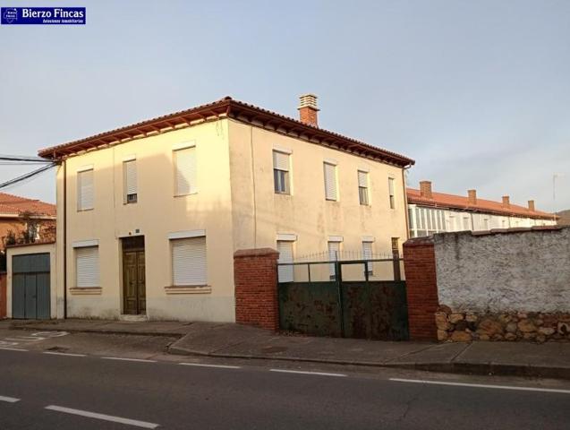 Casa con terreno en venta en Cuadros, Cuadros photo 0