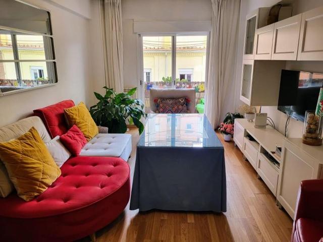 Piso en venta en Granada, Arabial photo 0