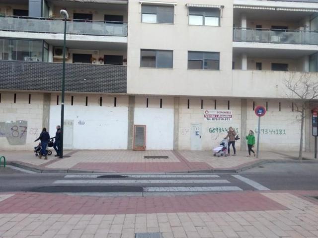 Local comercial en venta en Zaragoza, Rosales del Canal photo 0