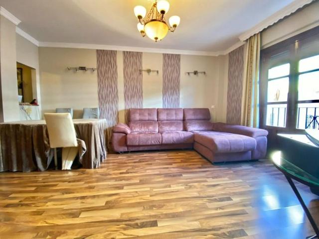 Piso en venta en Antequera, Pl. de Abastos photo 0