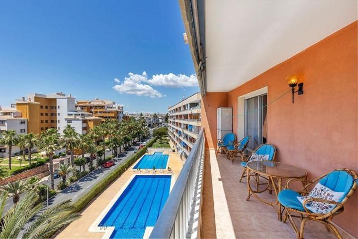 Apartamento en venta en Torrevieja, Punta Prima photo 0